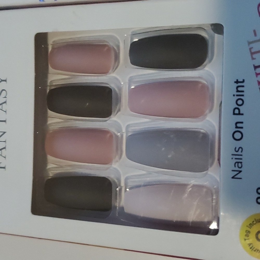 Nails - Picture 3 of 10